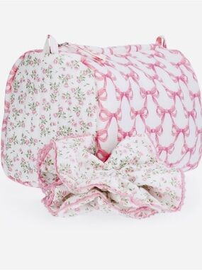 🆕- Quilted Pink Bow Coquette Makeup Case and Matching Hair Scrunchie. NWT